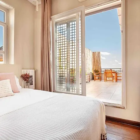 Private Terrace With Bosphorous View, 2 Bedrooms At Galata Apartment