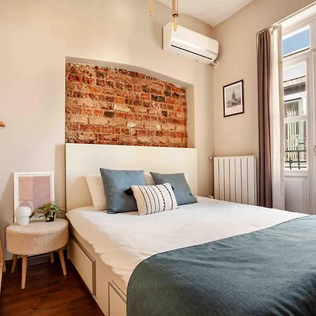 Apartment Private Terrace With Bosphorous View, 2 Bedrooms At Galata Istanbul