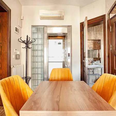 Apartment Private Terrace With Bosphorous View, 2 Bedrooms At Galata *