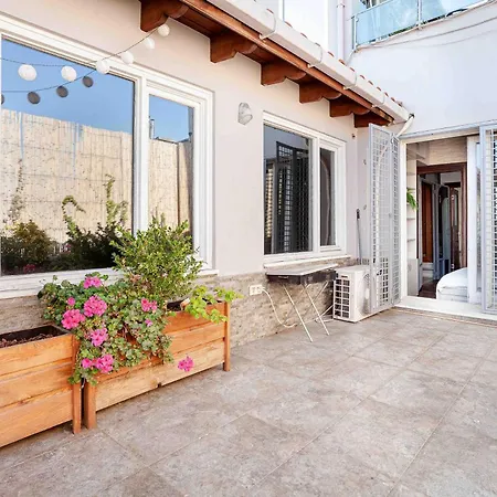 Private Terrace With Bosphorous View, 2 Bedrooms At Galata *