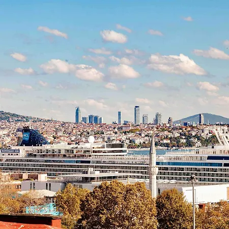 Private Terrace With Bosphorous View, 2 Bedrooms At Galata